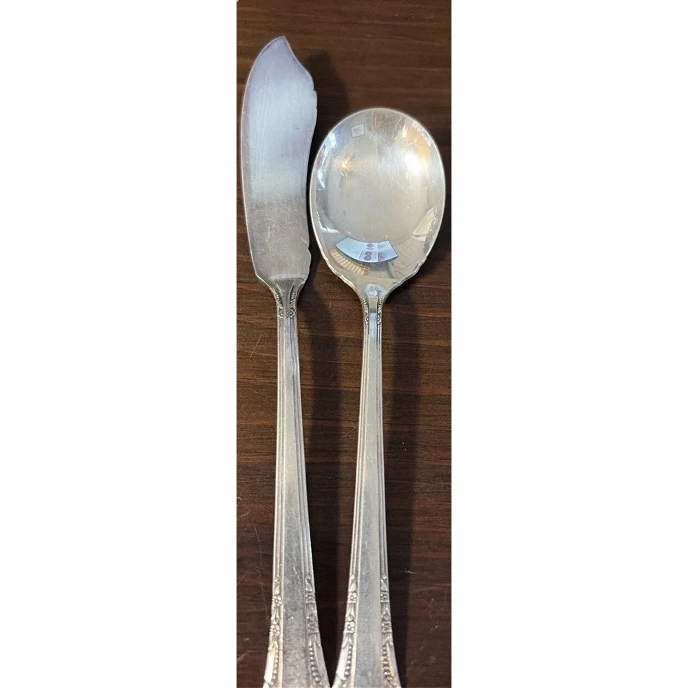 Oneida 1881 Rogers Floral Queen Silverplate Master Butter Knife Sugar Spoon